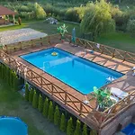 Zielona Dolina - Kompleks Dla Rodzin Z Dziecmi Mikołajki